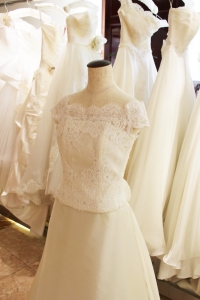 コニー　アップ